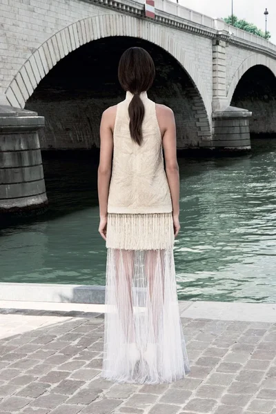 Look 16